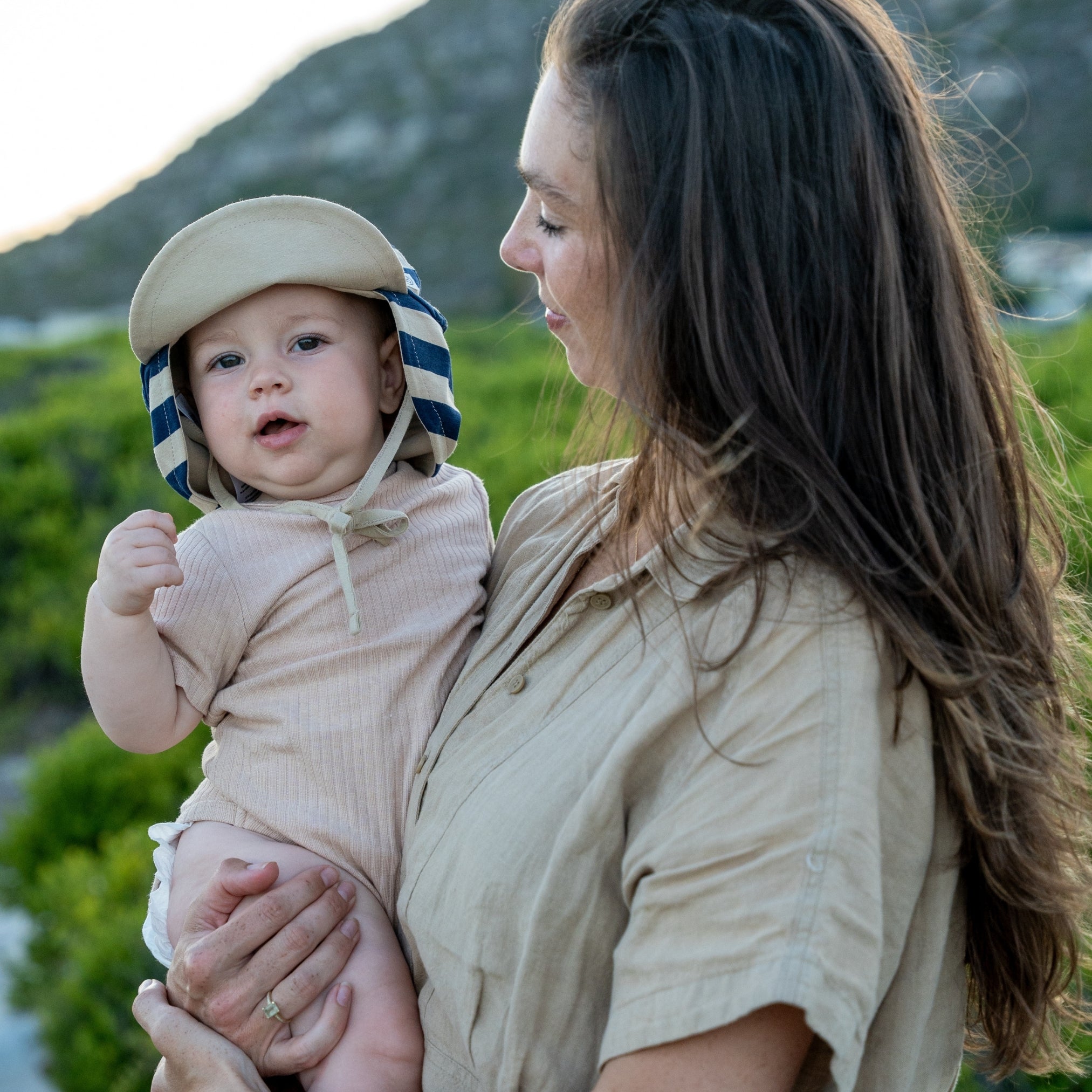 Zonnehoedje in Navy Stripe – UPF 50+