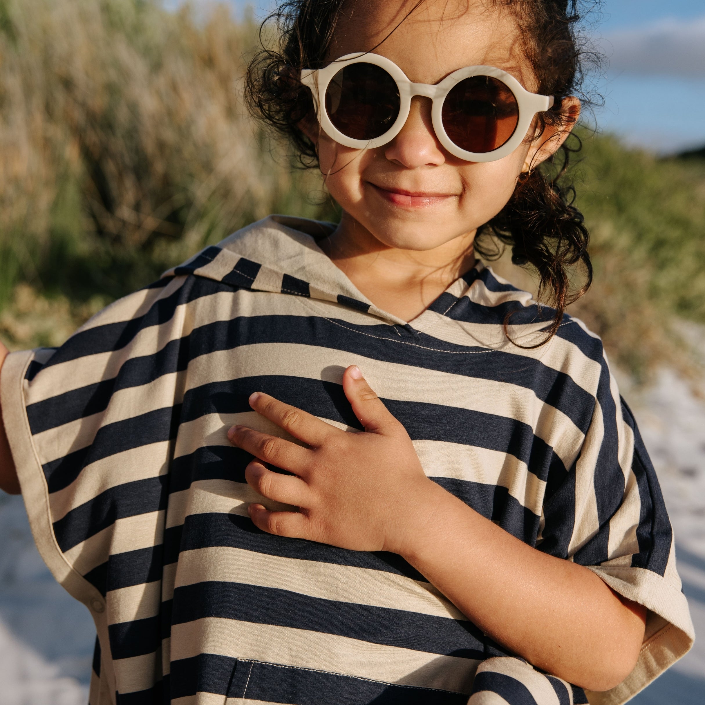 Poncho UV en Navy/Sandy Stripe – UPF 50+