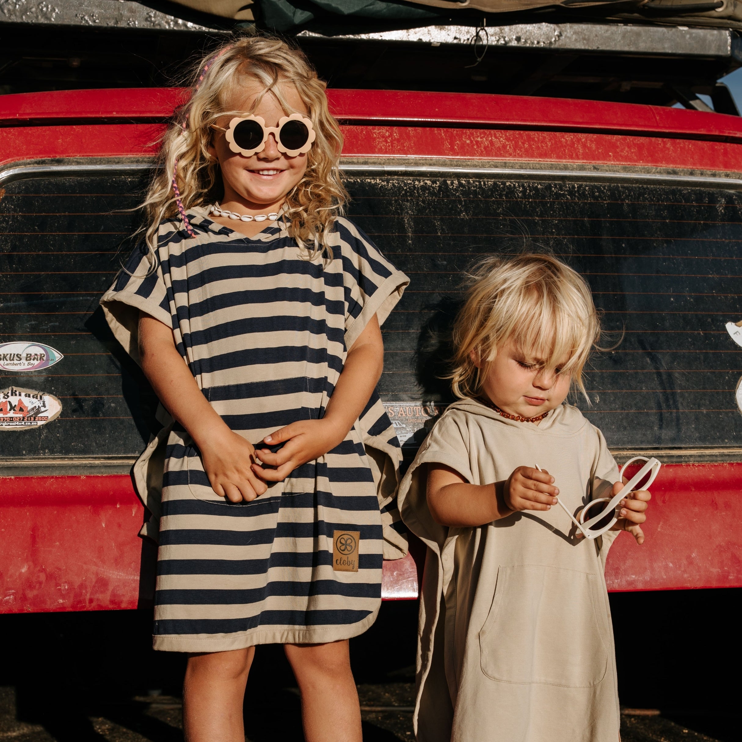 Poncho UV en Navy/Sandy Stripe – UPF 50+