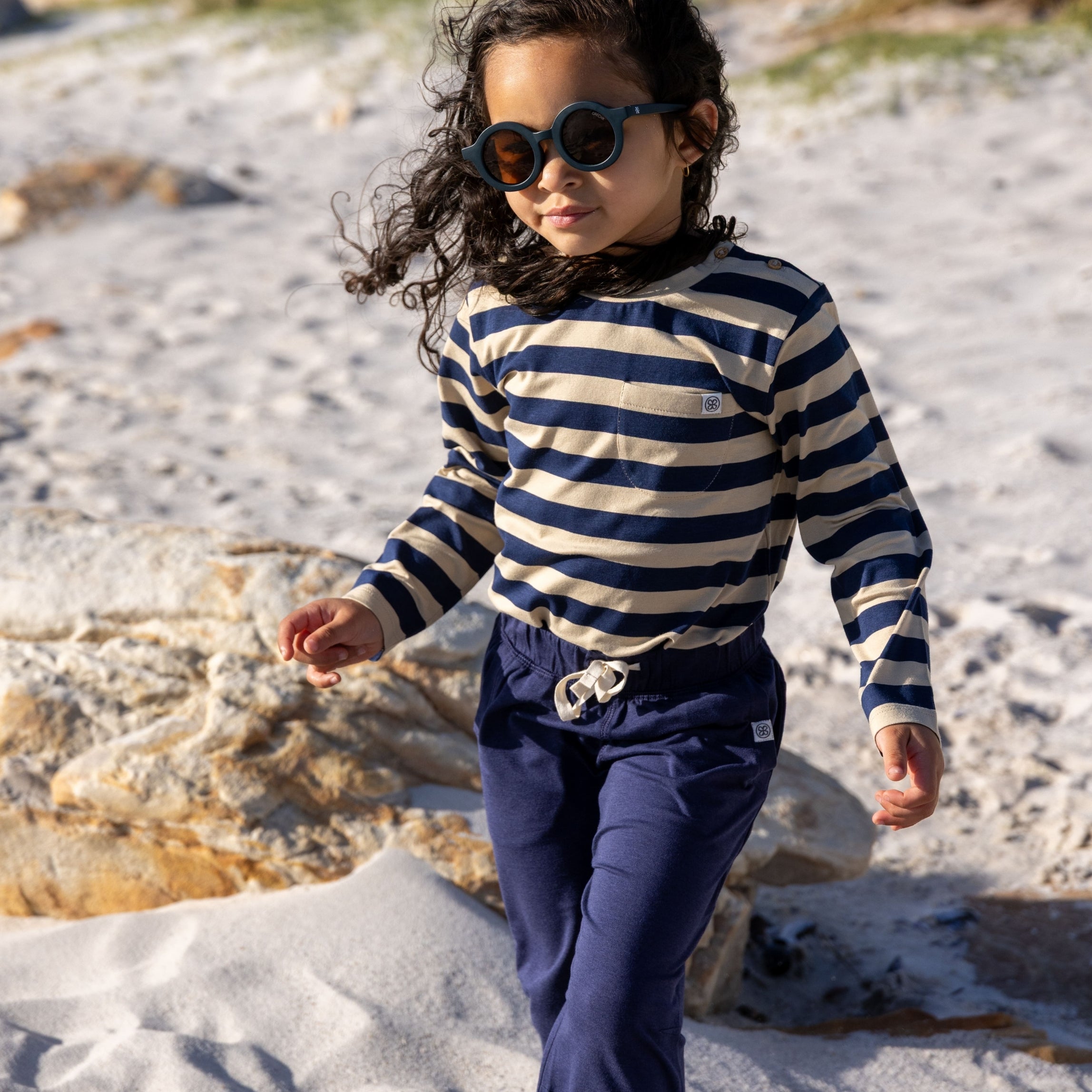 Camiseta de manga larga en Navy/Sandy Stripe – UPF 50+