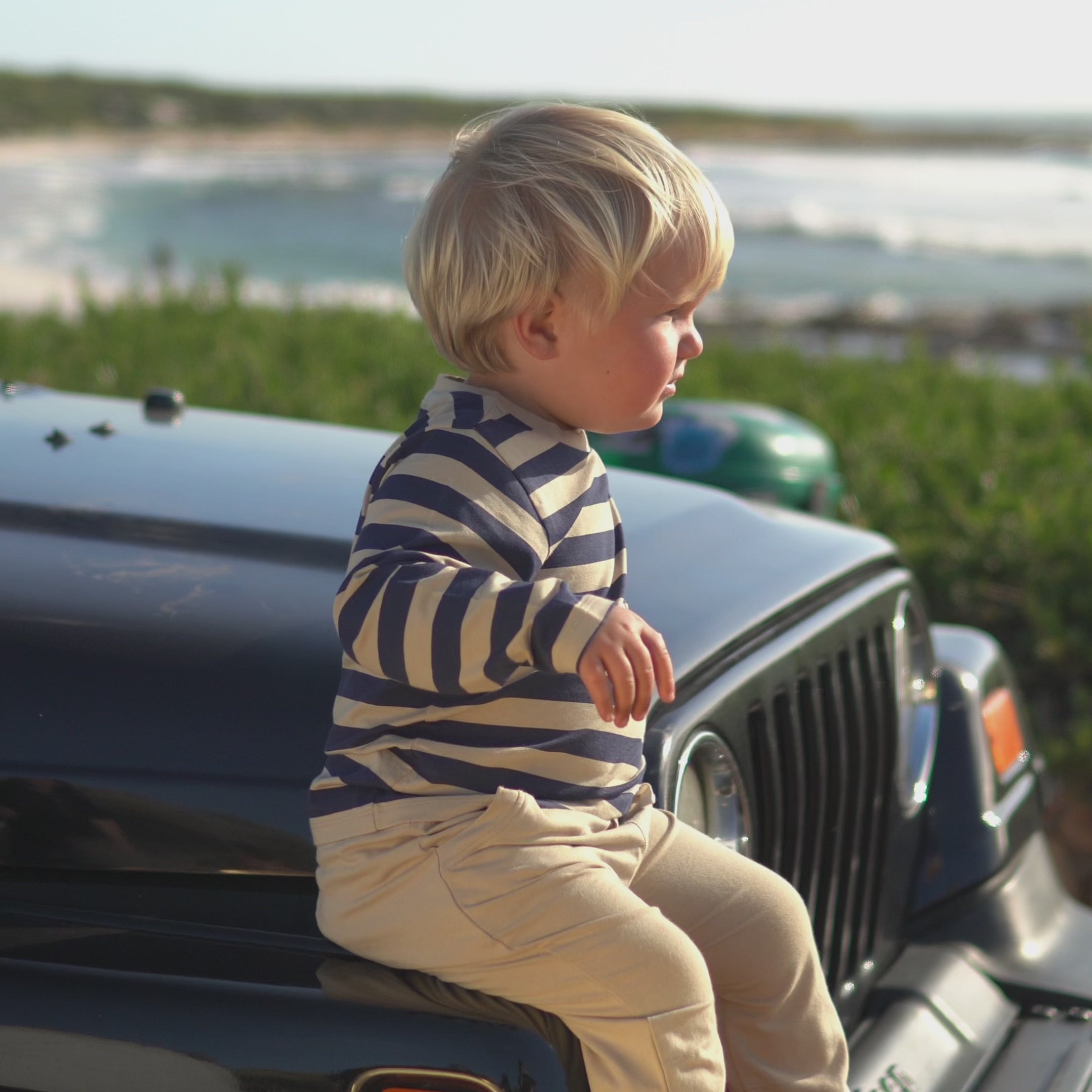 Video laden: Longsleeve in Navy/Sandy Stripe – UPF 50+