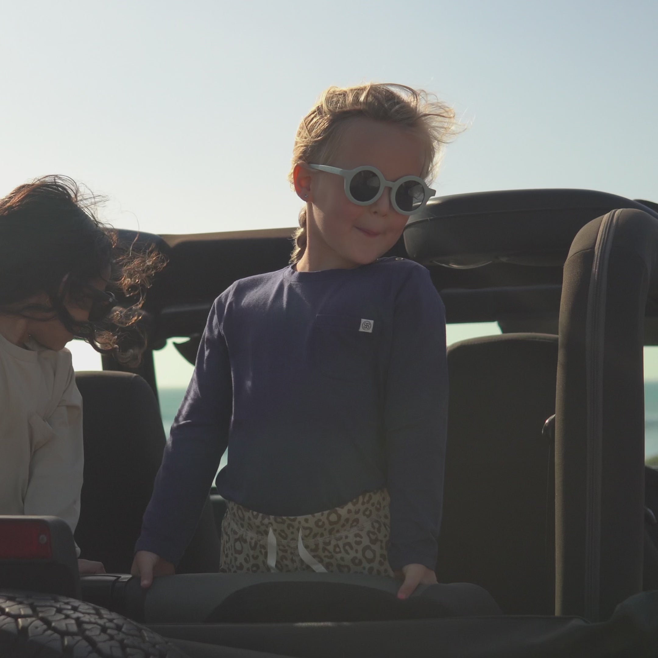 Load video: Jogger pants in Leopard Brown - UPF 50+