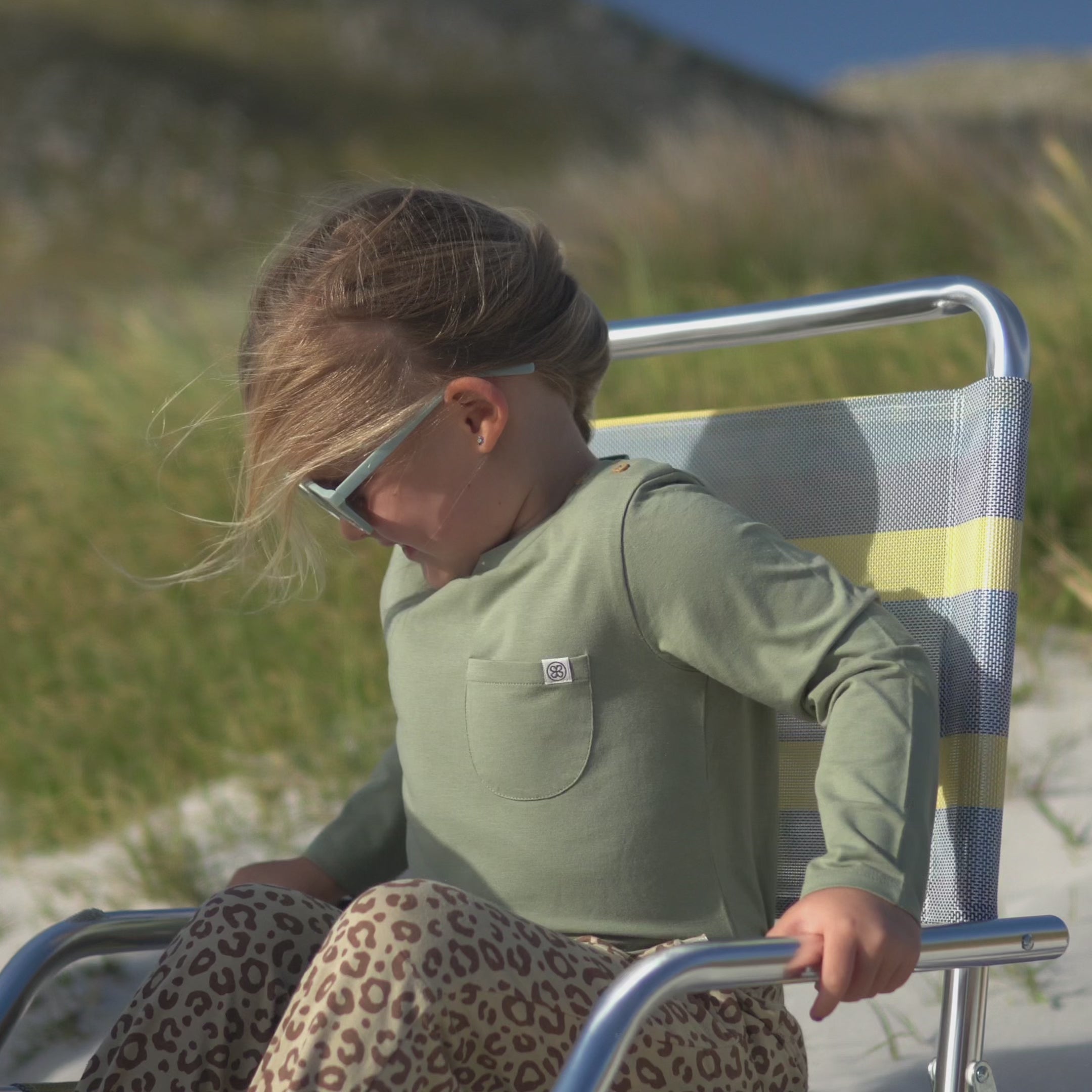 Load video: Longsleeve in Olive Green - UPF 50+